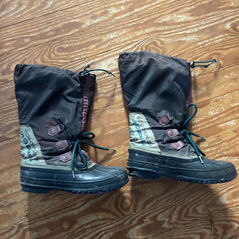 Sorel boots. Retro peppy style. But HARDCORE